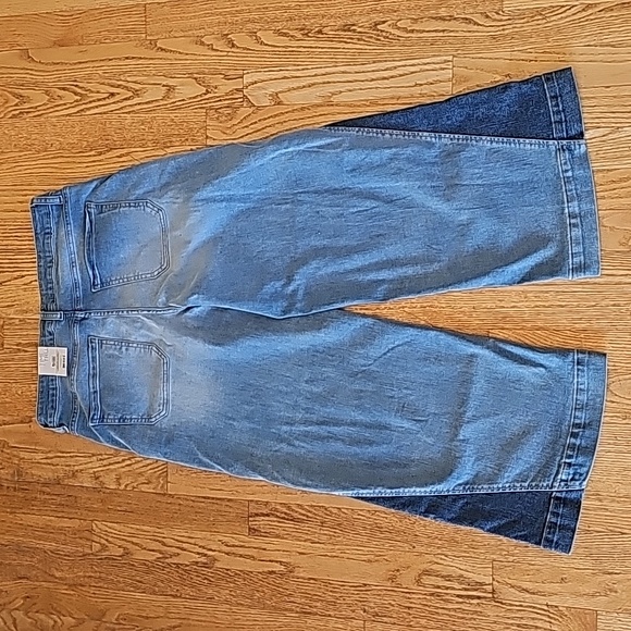 Time and Tru cropped jeans - Picture 2 of 10